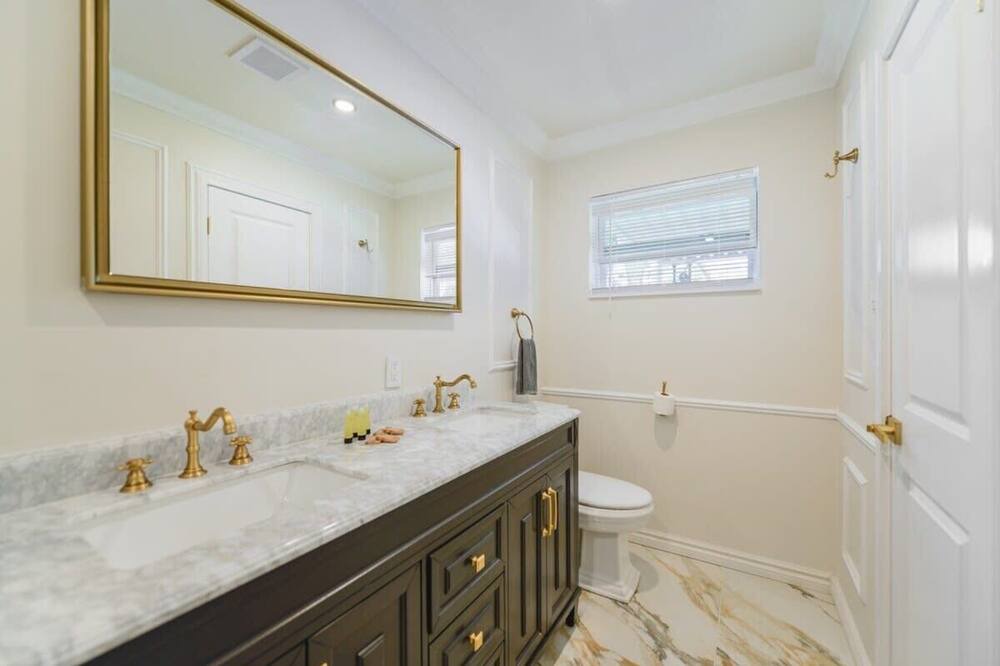 Photo of Bathroom in Middle River Terrace