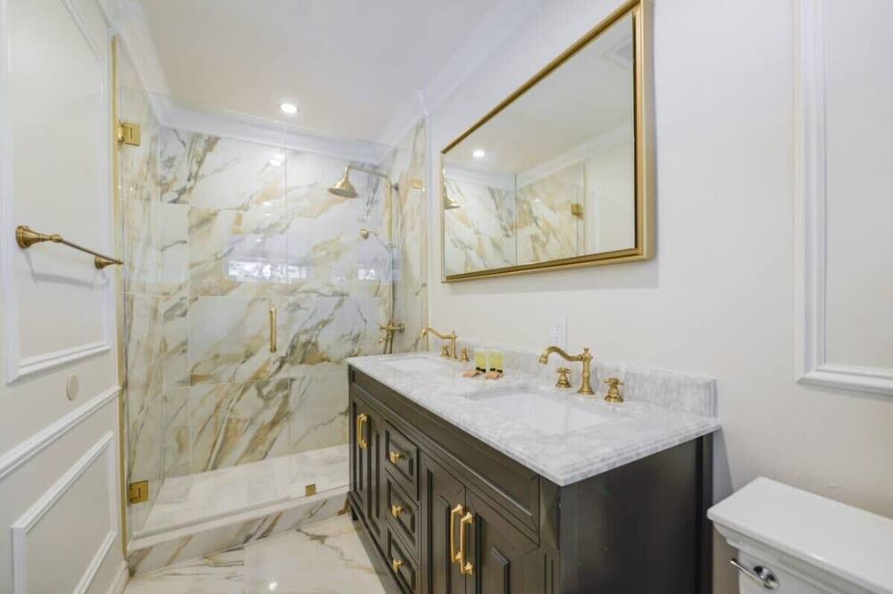 Photo of Bathroom in Middle River Terrace