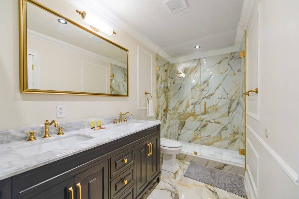 Photo of Bathroom in Middle River Terrace
