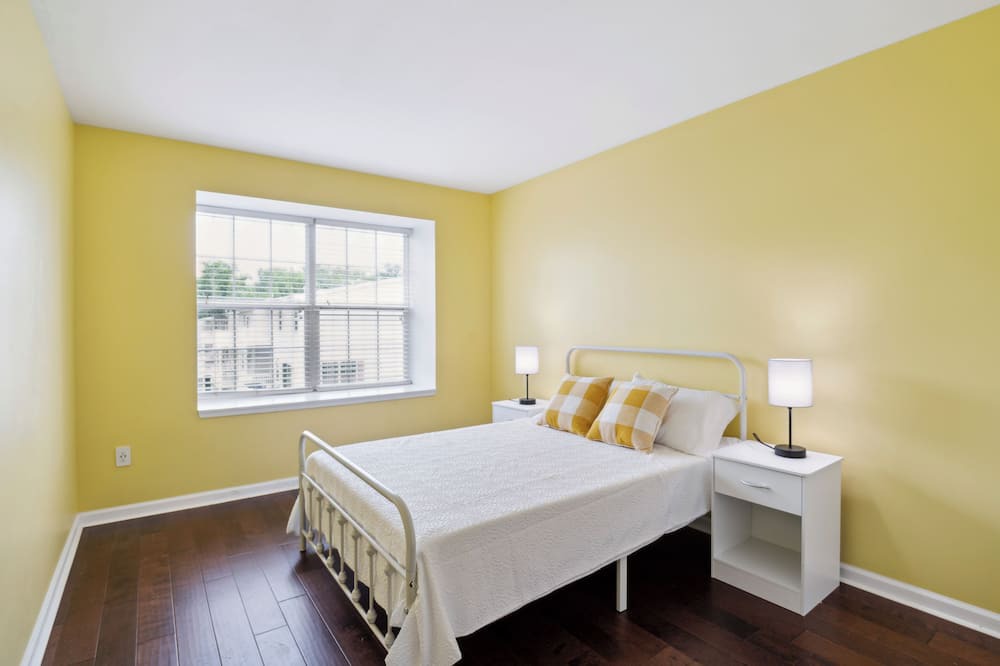 Photo of Bedroom in Newark