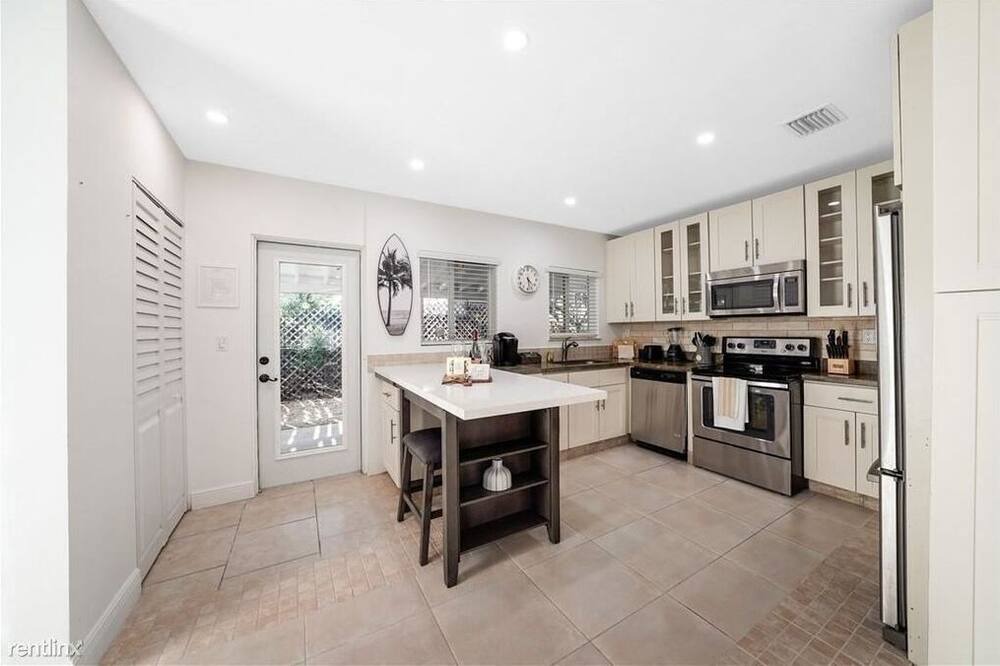 Photo of Others in Poinsettia Heights