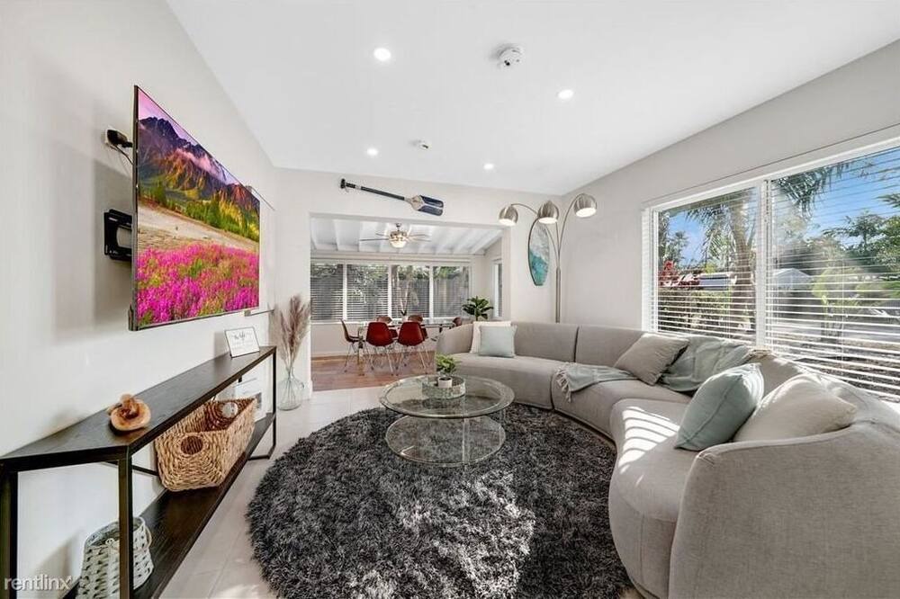 Photo of Others in Poinsettia Heights
