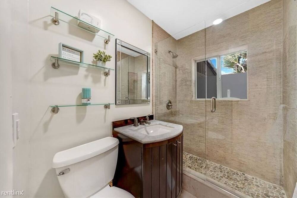 Photo of Others in Poinsettia Heights