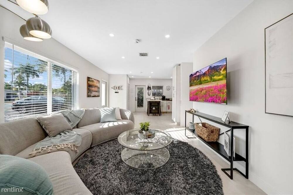 Photo of Others in Poinsettia Heights