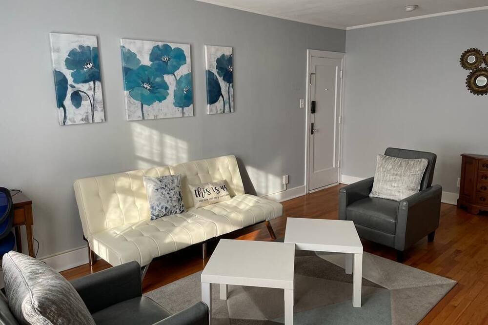 Photo of Livingroom in Albany