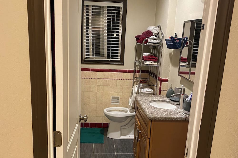 Photo of Bathroom in View Park-Windsor Hills