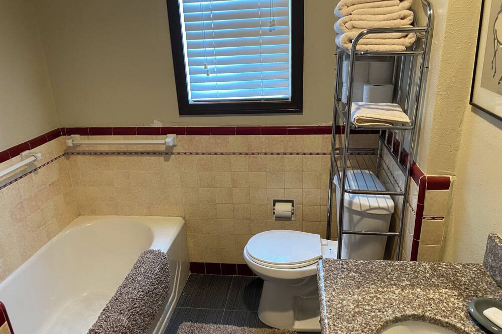 Photo of Bathroom in View Park-Windsor Hills