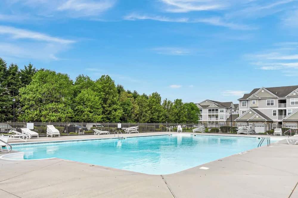 Photo of Outdoor in Milford