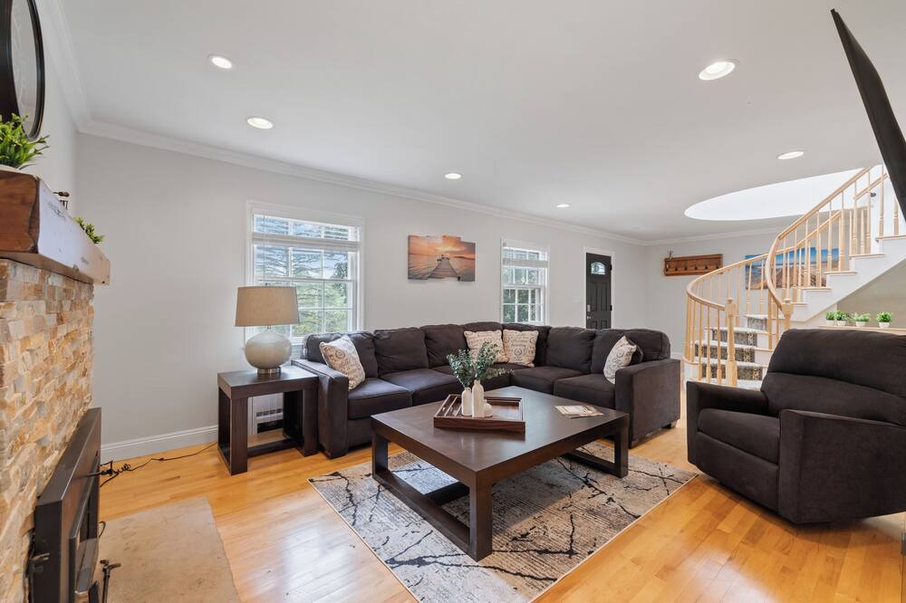 Photo of Livingroom in Monroe