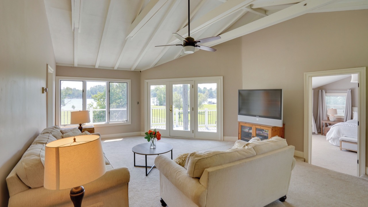 Photo of Livingroom in Cranesville