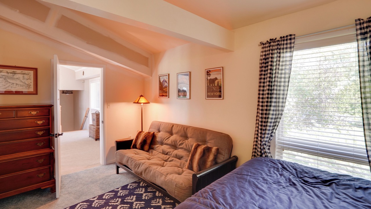Photo of Livingroom in Cranesville
