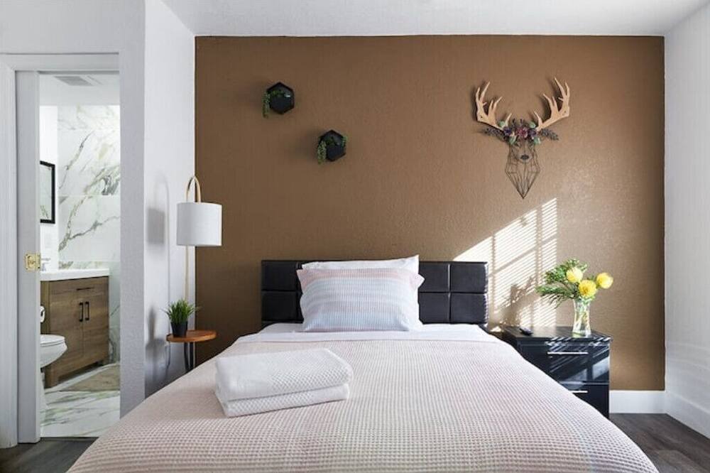 Photo of Bedroom in Highland Garden