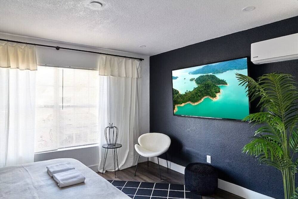 Photo of Bedroom in Highland Garden
