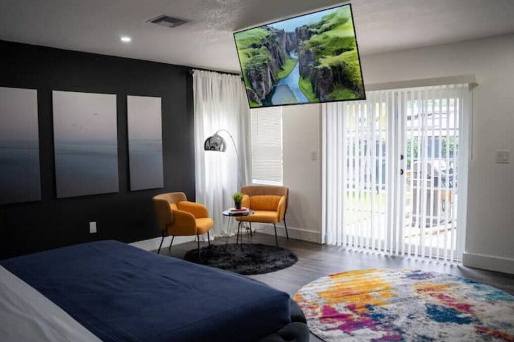 Photo of Bedroom in Highland Garden