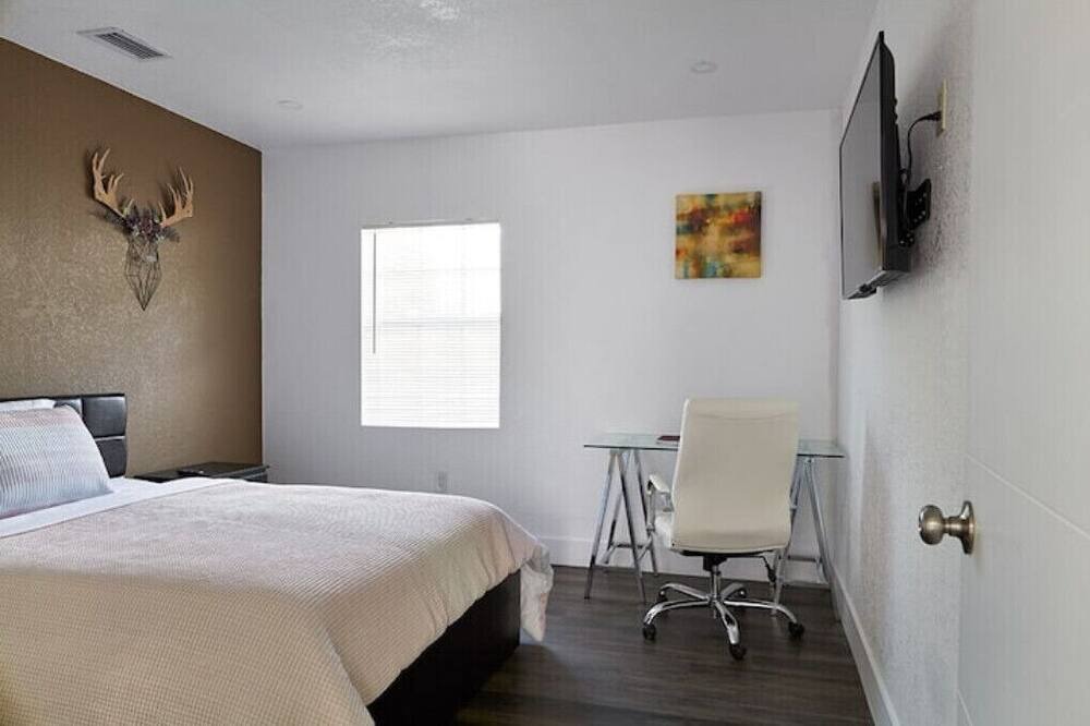 Photo of Bedroom in Highland Garden