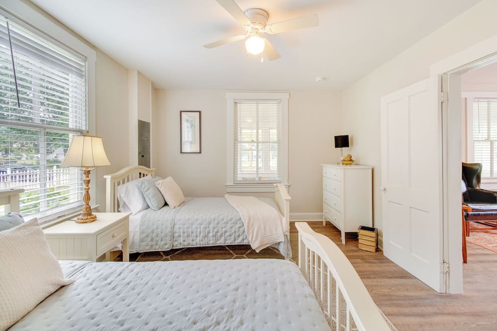 Photo of Bedroom in Issue