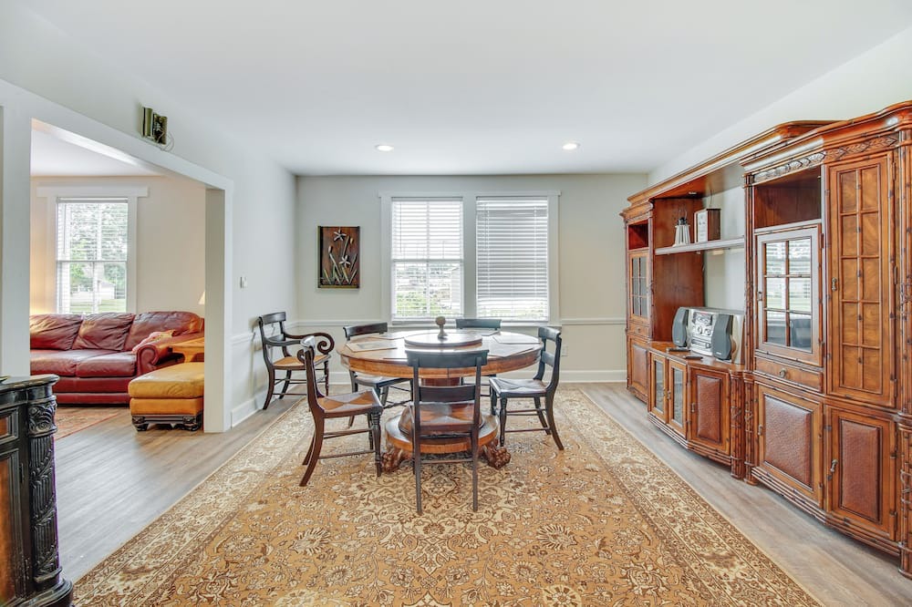 Photo of Bedroom in Issue