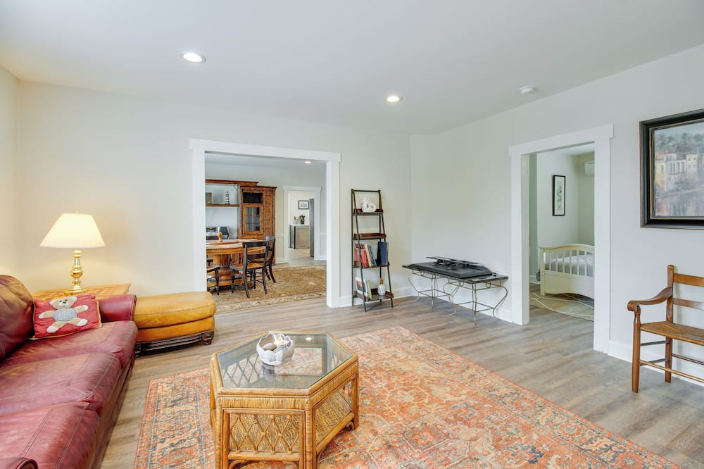 Photo of Livingroom in Issue