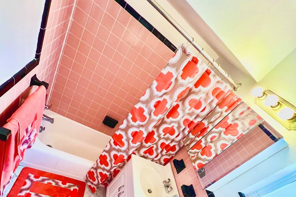 Photo of Bathroom in Hollywood