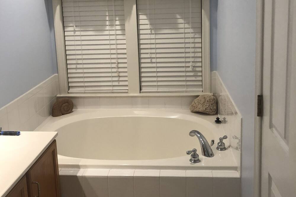 Photo of Bathroom in Long Neck