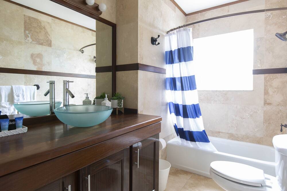 Photo of Bathroom in Hendricks and Venice Isles