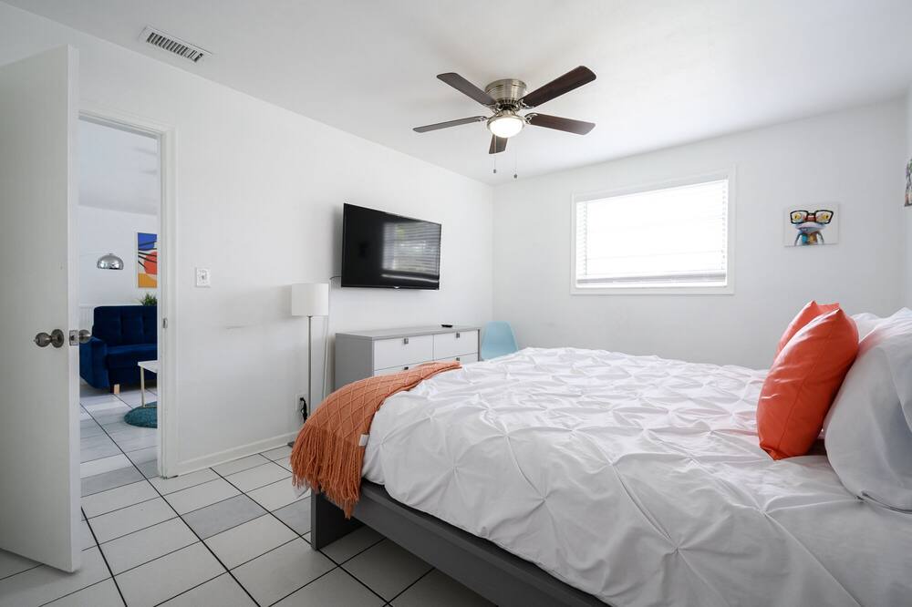 Photo of Bedroom in Driftwood