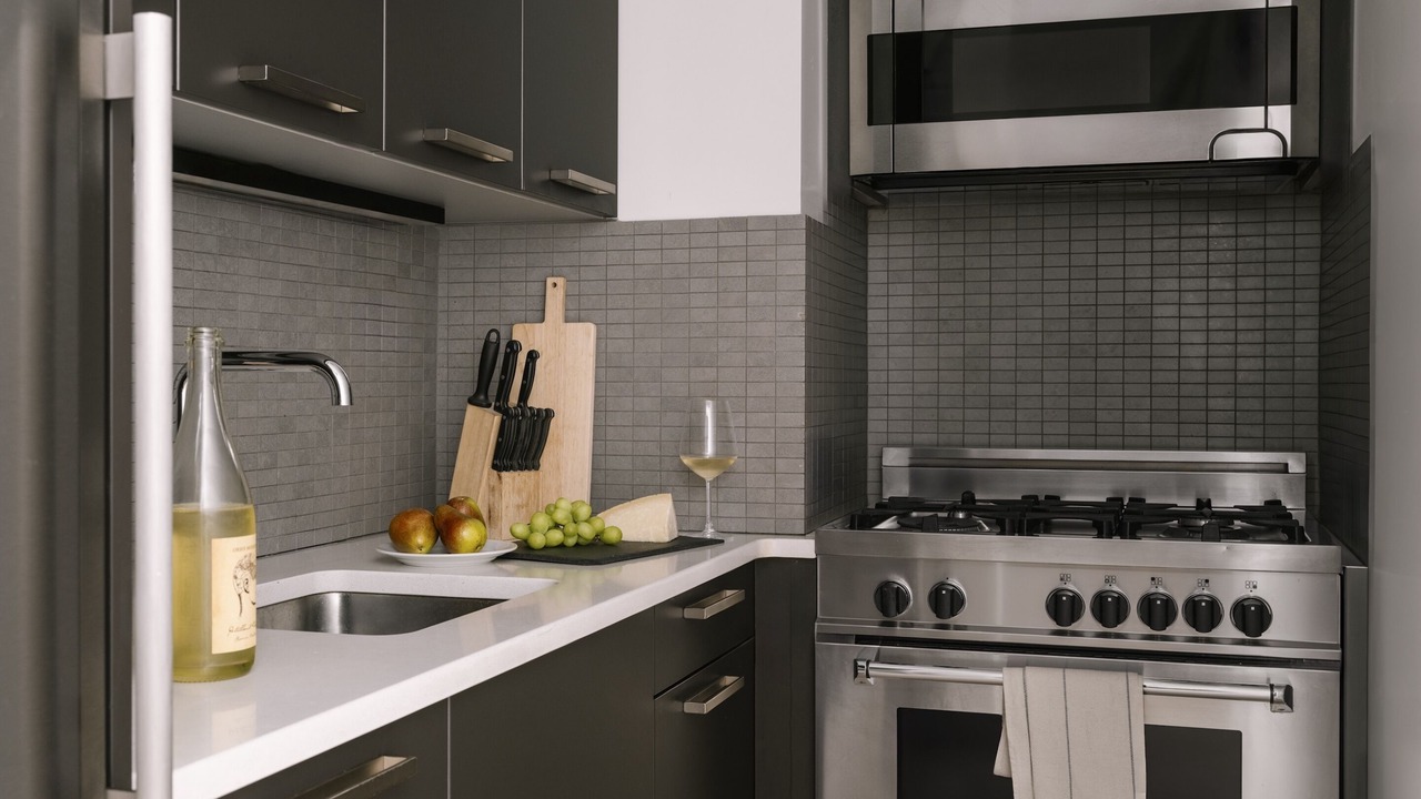 Photo of Kitchen in Tudor City