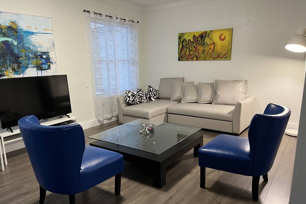 Photo of Livingroom in Highland Garden