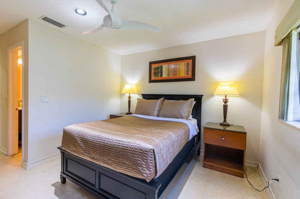 Photo of Bedroom in Lauderhill