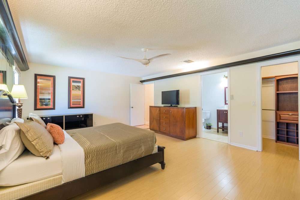 Photo of Bedroom in Lauderhill