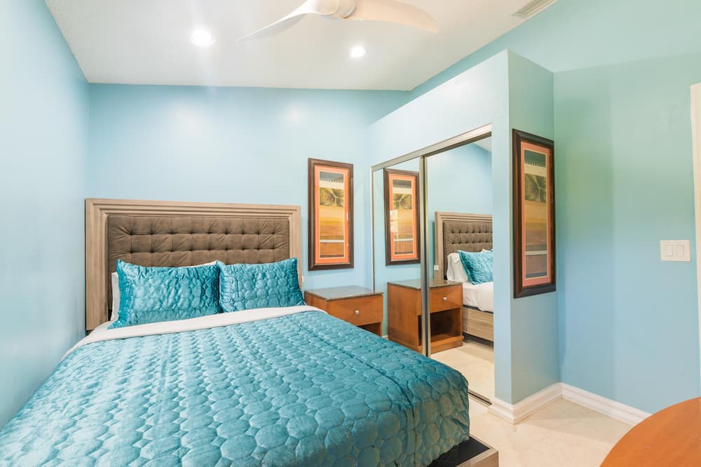 Photo of Bedroom in Lauderhill
