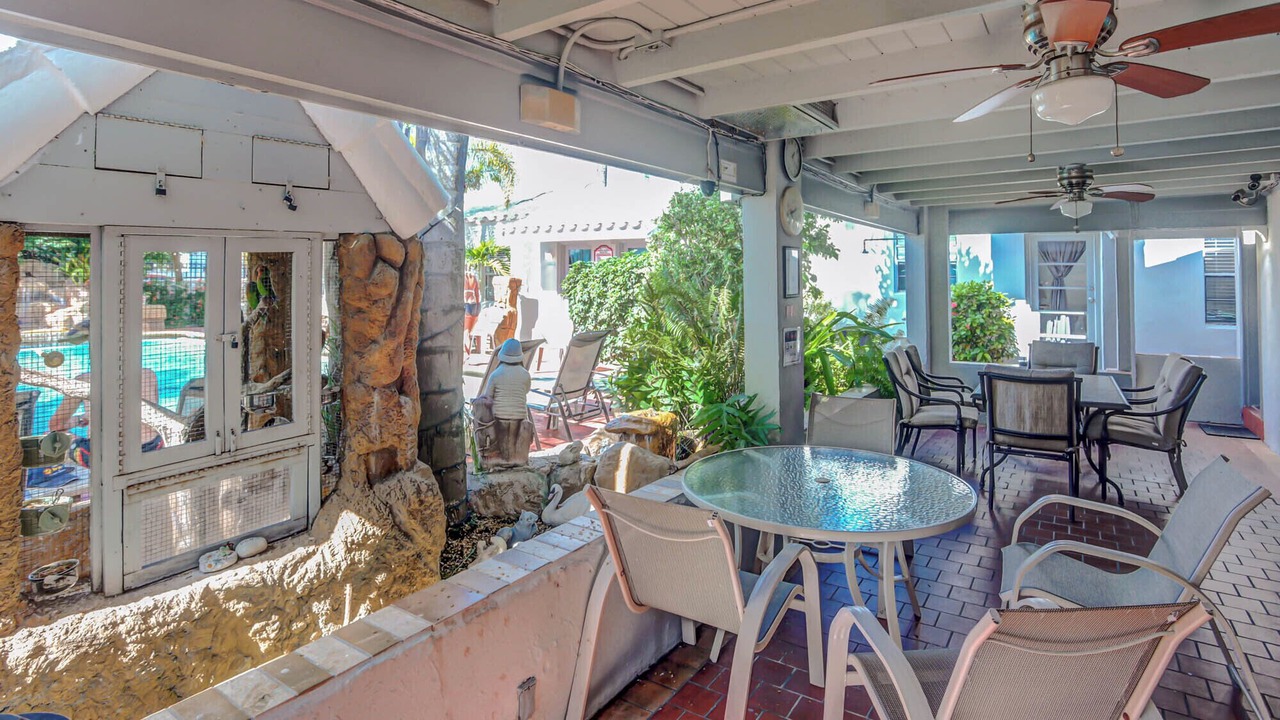 Photo of Patio Balcony in Hollywood Lakes