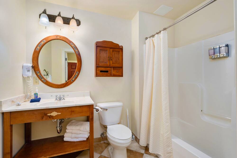 Photo of Bathroom in Edray