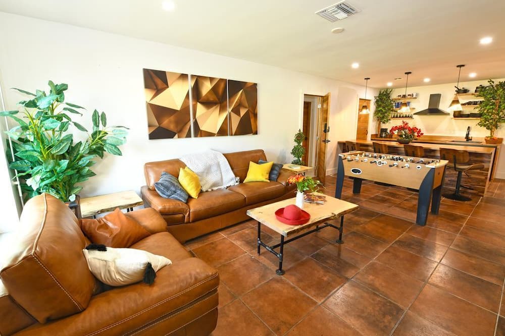 Photo of Livingroom in Coral Heights