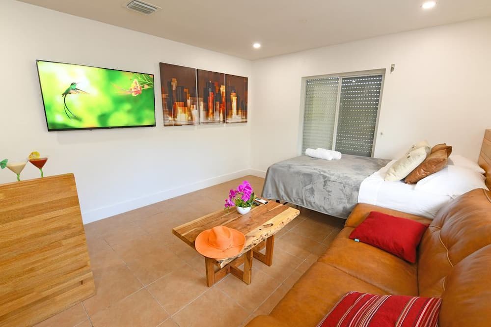 Photo of Bedroom in Coral Heights