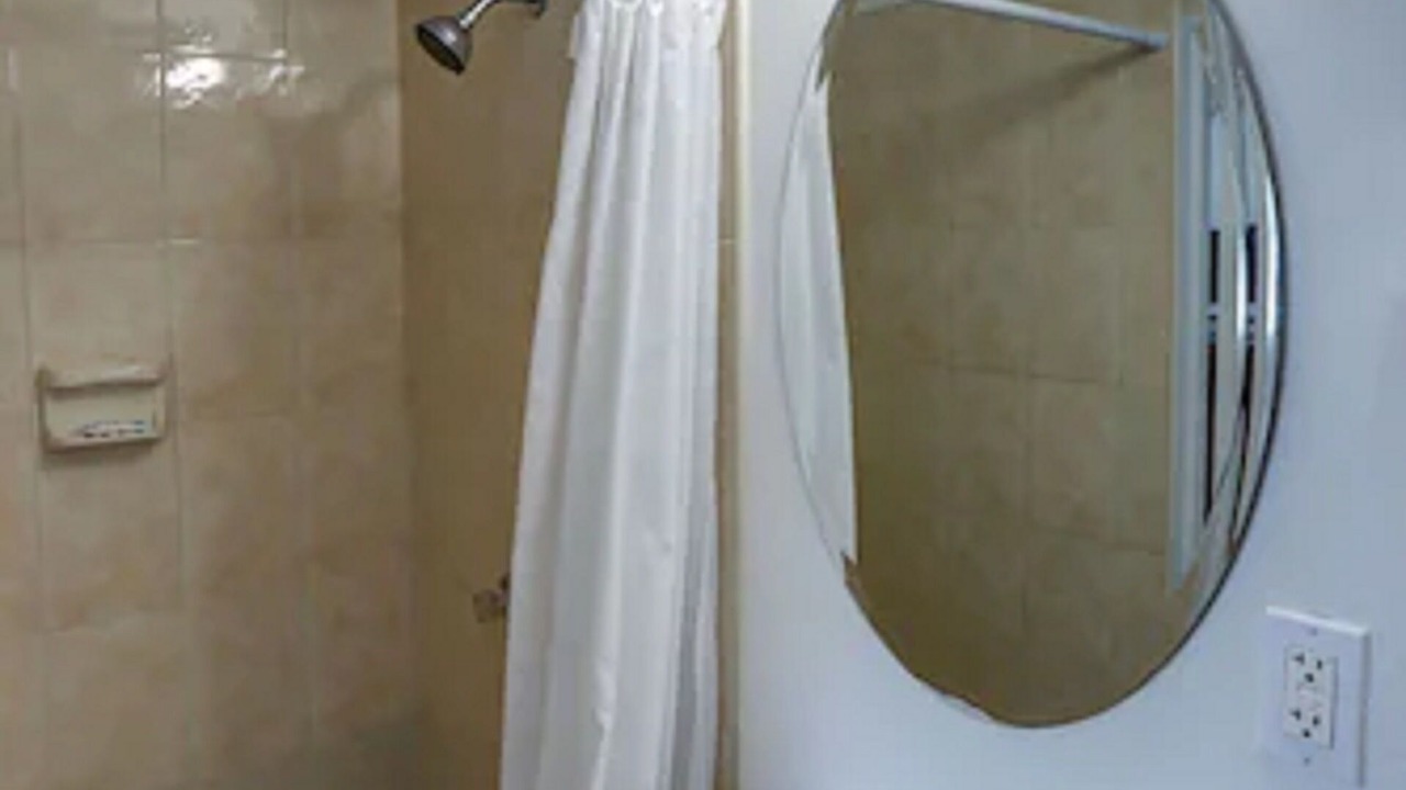 Photo of Bathroom in Hollywood Lakes