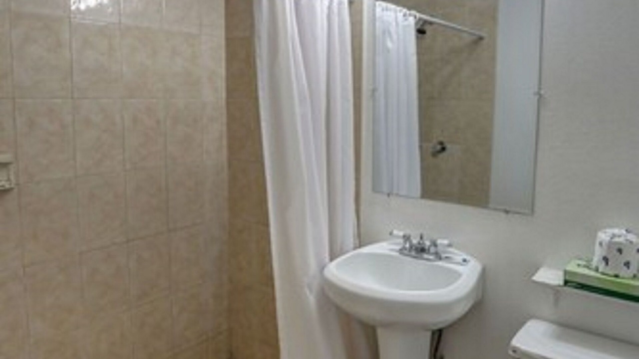 Photo of Bathroom in Hollywood Lakes