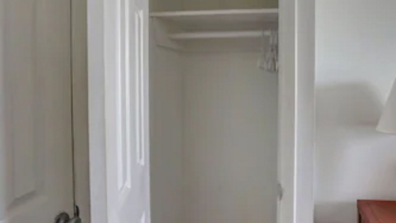 Photo of Bedroom in Hollywood Lakes