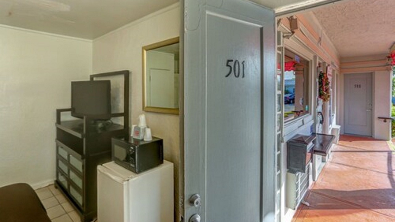 Photo of Bedroom in Hollywood Lakes