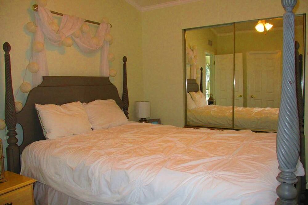 Photo of Bedroom in Assateague Pointe