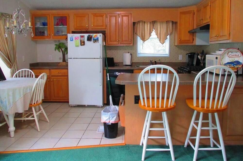 Photo of Kitchen in Assateague Pointe
