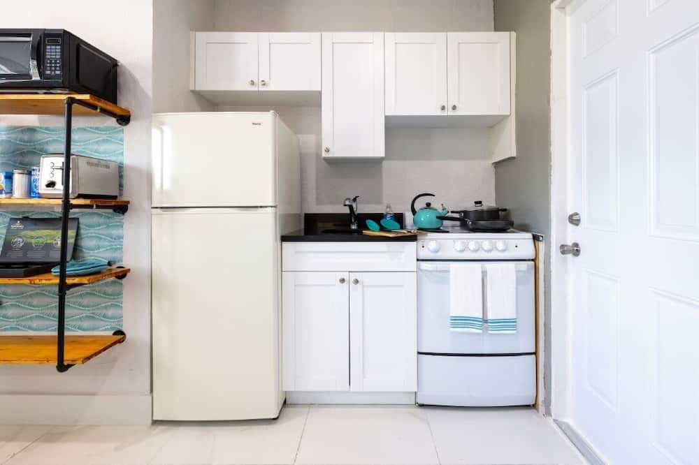 Photo of Kitchen in Little Haiti