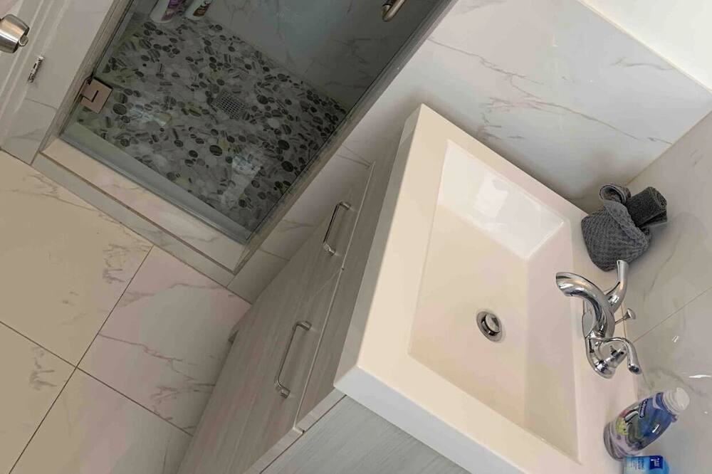 Photo of Bathroom in Victoria Park