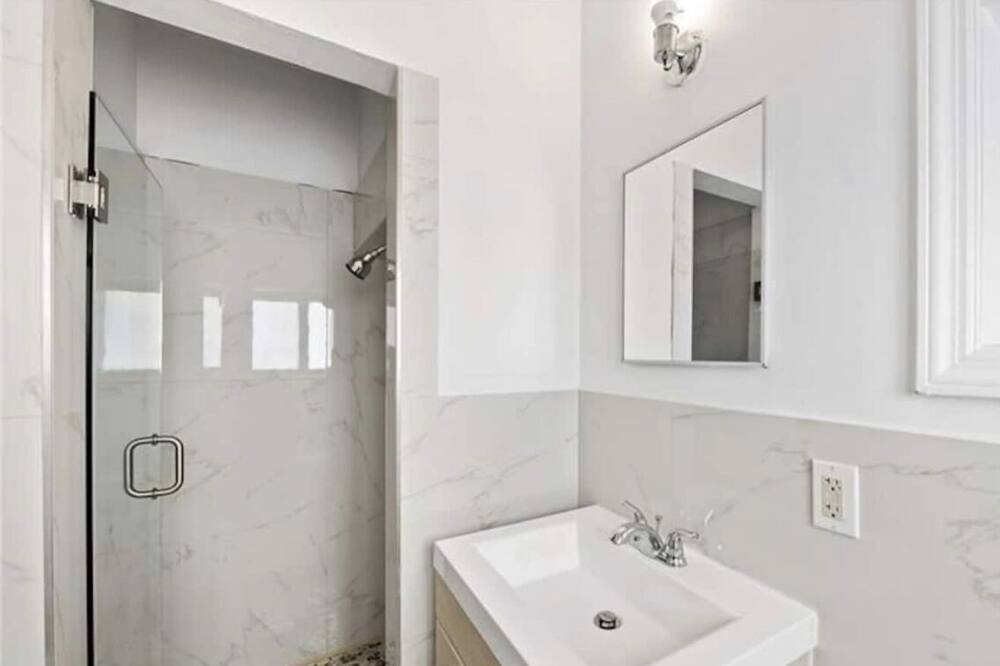 Photo of Bathroom in Victoria Park