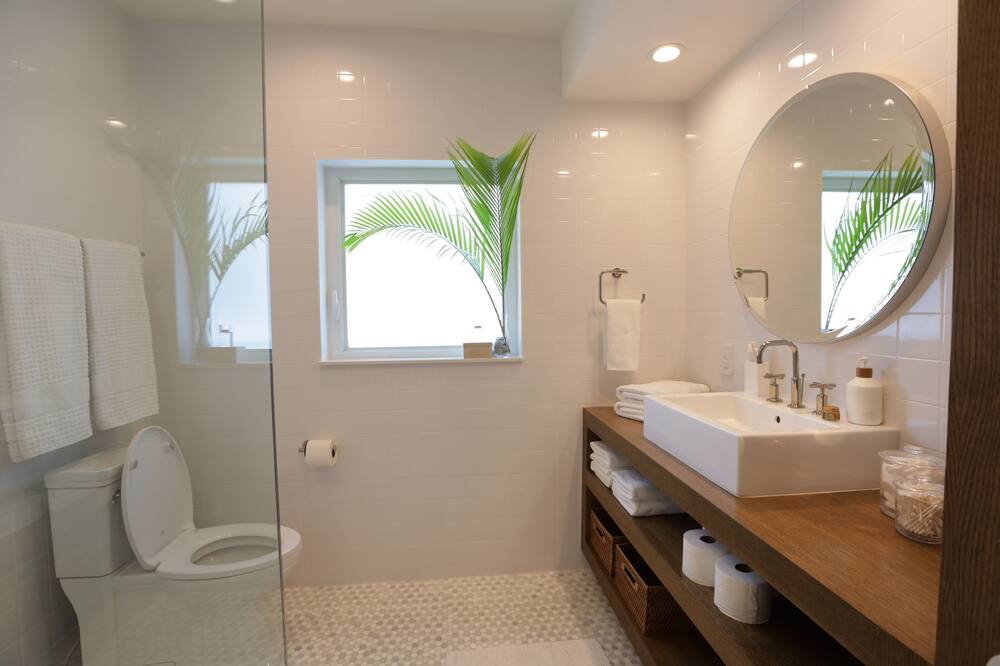 Photo of Bathroom in Biscayne Park