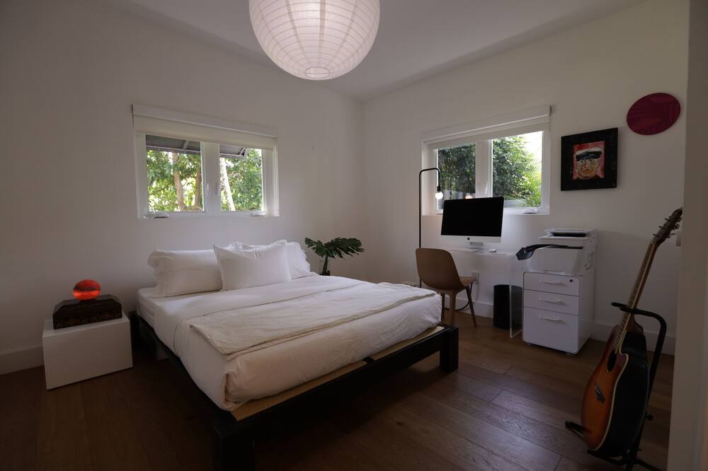 Photo of Bedroom in Biscayne Park