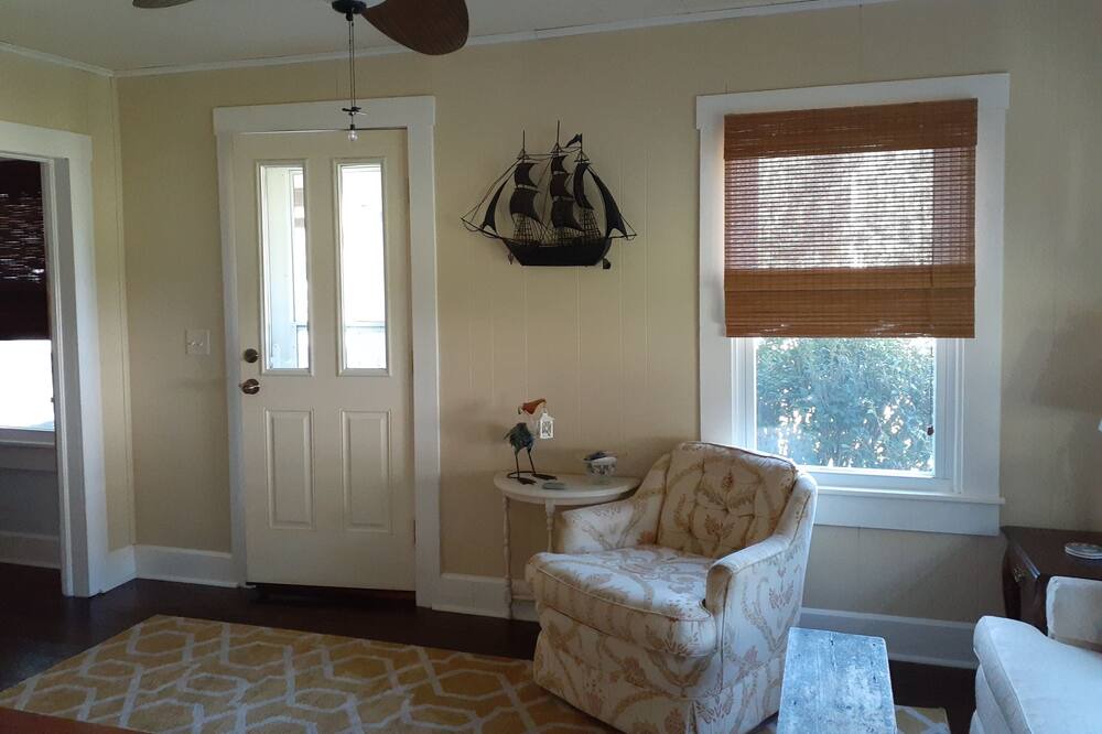 Photo of Bedroom in Rock Hall