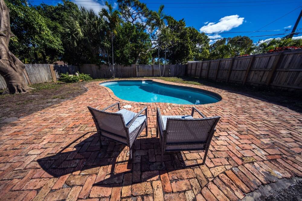 Photo of Outdoor in Poinsettia Heights