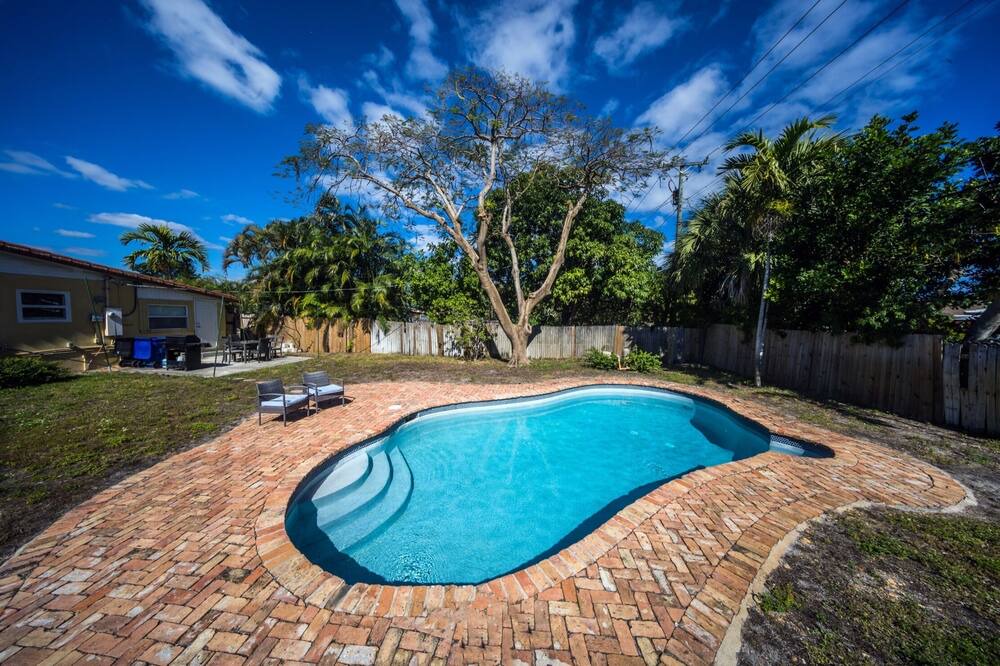 Photo of Outdoor in Poinsettia Heights