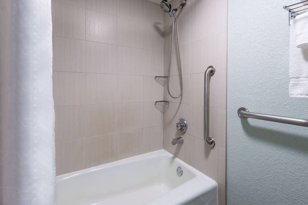 Photo of Bathroom in Plantation